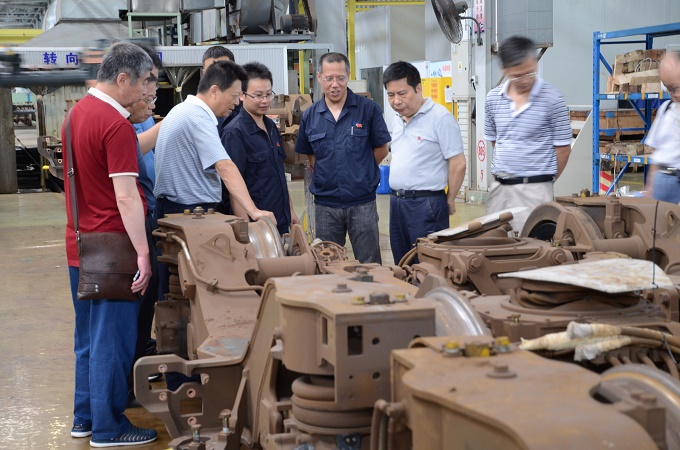 西南交通大学动车组司机及动车组机械师教学团队赴广州铁路(集团)公司调研合影 20170801103338087.jpg