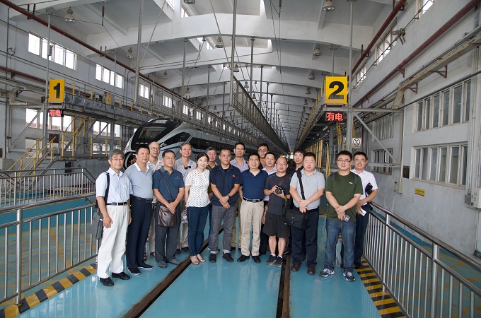 西南交通大学动车组司机及动车组机械师教学团队赴广州铁路(集团)公司调研情况 20170801103446522.jpg